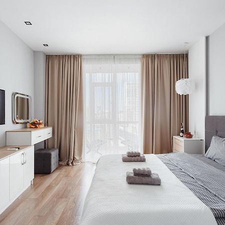 White Apartment In 12 Floor Odesa Exterior photo